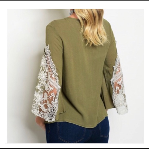 OLIVE GREEN TOP WITH WHITE FLORAL LACE SLEEVES - Picture 2 of 2
